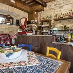 Goccia Di Luna Agroturismo *